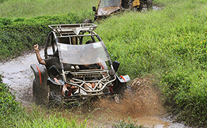 Mud Buggies : Rarotonga  : Business News Photos : Richard Moore : Photographer